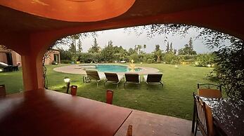 Superb Villa With 2 Private Pools Hammam and Tennis Court