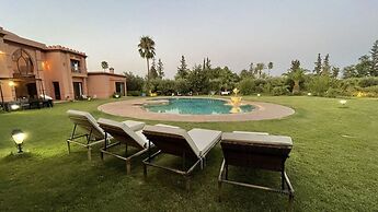 Superb Villa With 2 Private Pools Hammam and Tennis Court