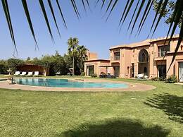 Superb Villa With 2 Private Pools Hammam and Tennis Court