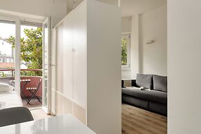 JOIVY Cosy Studio with Balcony