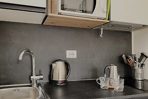 JOIVY Cosy Studio with Balcony