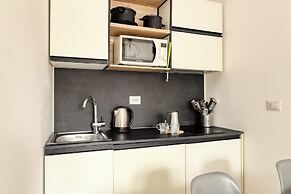 JOIVY Cosy Studio with Balcony