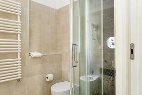 JOIVY Cosy Studio with Balcony