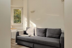 JOIVY Cosy Studio with Balcony