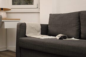 JOIVY Cosy Studio with Balcony