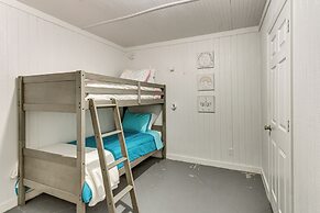 Tranquil Gantt Lake Home w/ Deck & Patio!