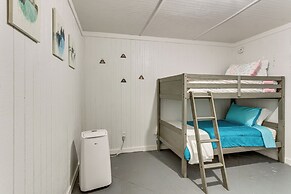 Tranquil Gantt Lake Home w/ Deck & Patio!