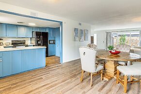 1 Mi to The Galleria: Houston Townhome w/ Patio!