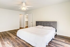 1 Mi to The Galleria: Houston Townhome w/ Patio!