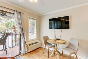 Walk to Coligny Beach Park: Condo w/ Pool Access!