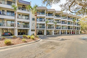 Walk to Coligny Beach Park: Condo w/ Pool Access!