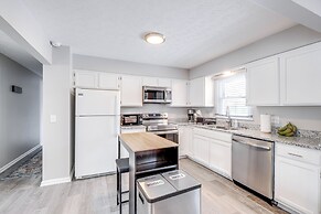 3 Mi to Cuyahoga Valley NP: Fairlawn Family Home!