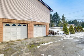 3 Mi to Cuyahoga Valley NP: Fairlawn Family Home!