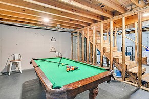 3 Mi to Kroger Field: Dtwn Home w/ Pool Table!