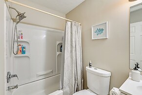 3 Mi to Kroger Field: Dtwn Home w/ Pool Table!