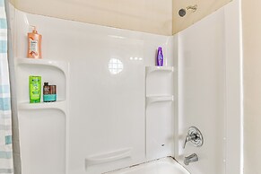 3 Mi to Kroger Field: Dtwn Home w/ Pool Table!