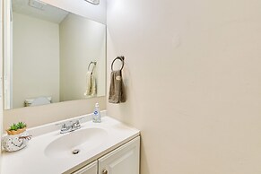 3 Mi to Kroger Field: Dtwn Home w/ Pool Table!