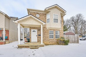 3 Mi to Kroger Field: Dtwn Home w/ Pool Table!