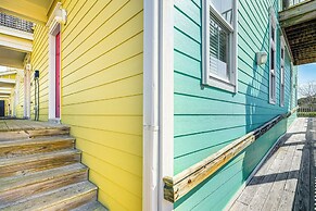 5 Mi to Beach: Roanoke Island Getaway