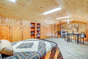 2 Mi to Main Street: Mtn-view Escape in Lander!