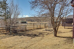 2 Mi to Main Street: Mtn-view Escape in Lander!