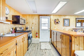 2 Mi to Main Street: Mtn-view Escape in Lander!