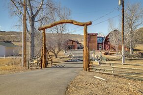 2 Mi to Main Street: Mtn-view Escape in Lander!