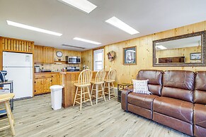 2 Mi to Main Street: Mtn-view Escape in Lander!