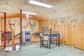 2 Mi to Main Street: Mtn-view Escape in Lander!