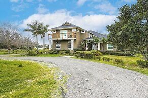 Pasture & Pond Views: Lovely Lutz Apartment
