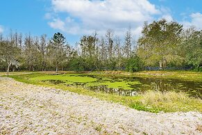 Pasture & Pond Views: Lovely Lutz Apartment