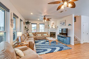 Near Surfside Jetty County Park: Home w/ Deck!