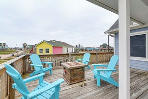 Near Surfside Jetty County Park: Home w/ Deck!