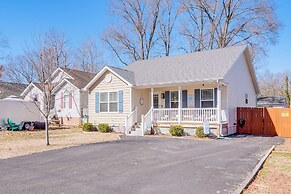 1 Mi to Colonial Beach Boardwalk: Home w/ Fire Pit