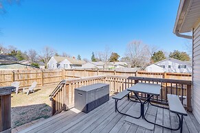 1 Mi to Colonial Beach Boardwalk: Home w/ Fire Pit