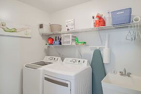 1 Mi to Colonial Beach Boardwalk: Home w/ Fire Pit