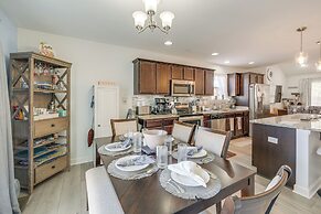 1 Mi to Colonial Beach Boardwalk: Home w/ Fire Pit