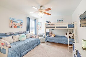 1 Mi to Colonial Beach Boardwalk: Home w/ Fire Pit