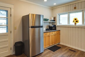 5 Mi to West Mountain: Glens Falls Home!