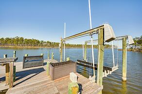 Boat Dock & Ramp: Upwind Acres Guesthouse!