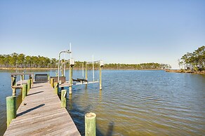 Boat Dock & Ramp: Upwind Acres Guesthouse!