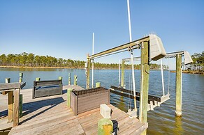 Boat Dock & Ramp: Upwind Acres Guesthouse!