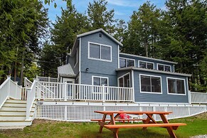 Lakefront Home w/ Seasonal Dock in Limerick!