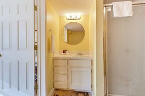 Family Home w/ Game Room & Decks in Etlan!