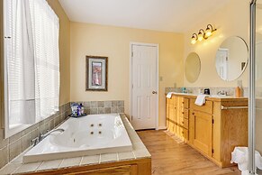 Family Home w/ Game Room & Decks in Etlan!