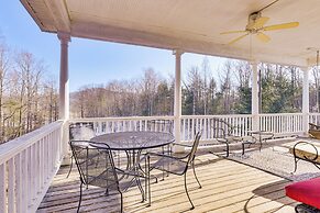 Family Home w/ Game Room & Decks in Etlan!