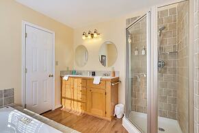 Family Home w/ Game Room & Decks in Etlan!