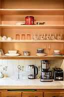 Cozy Stylish Home Spacious Fully Equipped Stay