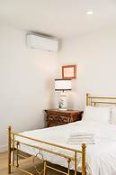 Cozy Stylish Home Spacious Fully Equipped Stay