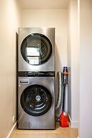 Cozy Stylish Home Spacious Fully Equipped Stay